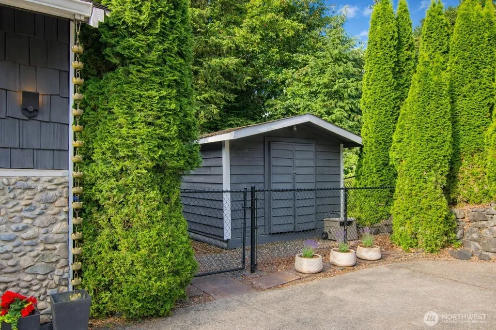 12415 6th Avenue NW Gig Harbor WA 98332