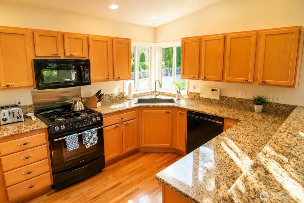 12415 6th Avenue NW Gig Harbor WA 98332