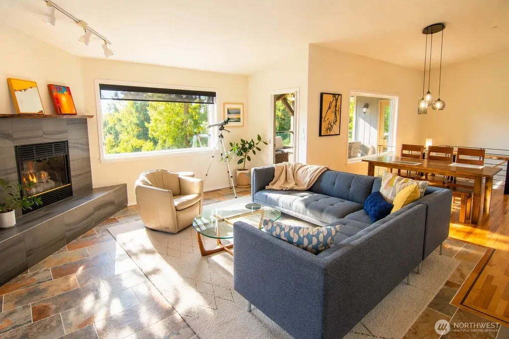 12415 6th Avenue NW Gig Harbor WA 98332