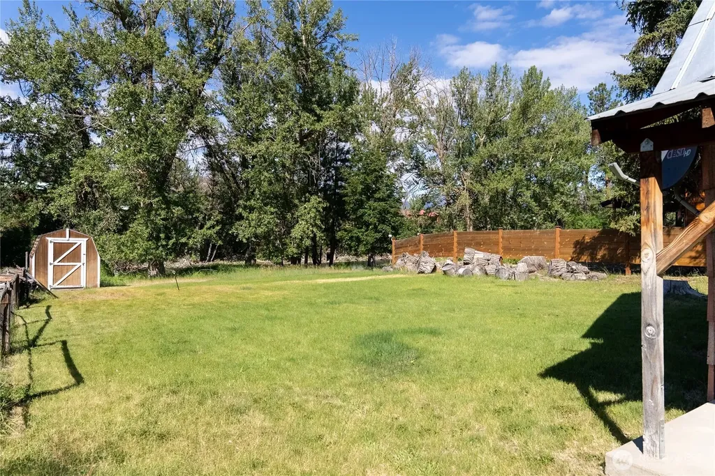 821 Riverside Street Winthrop WA 98862