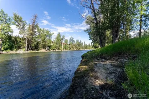 821 Riverside Street Winthrop WA 98862