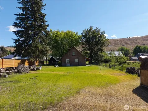 821 Riverside Street Winthrop WA 98862