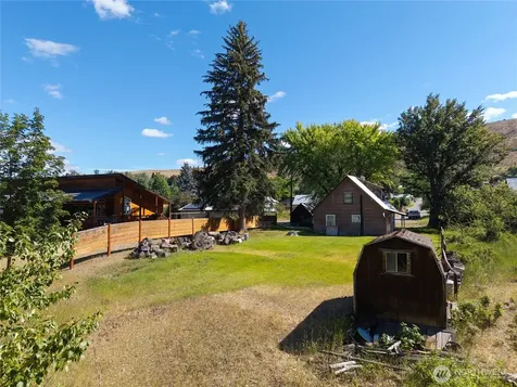 821 Riverside Street Winthrop WA 98862