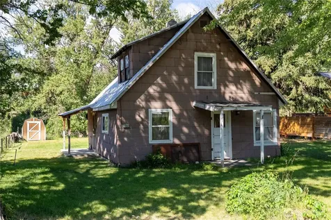 821 Riverside Street Winthrop WA 98862