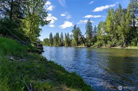 821 Riverside Street Winthrop WA 98862