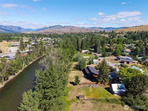 821 Riverside Street Winthrop WA 98862