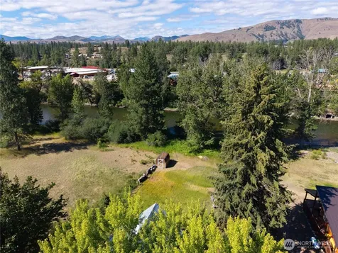 821 Riverside Street Winthrop WA 98862