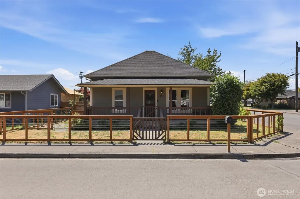 337 Loves Avenue Woodland WA 98674
