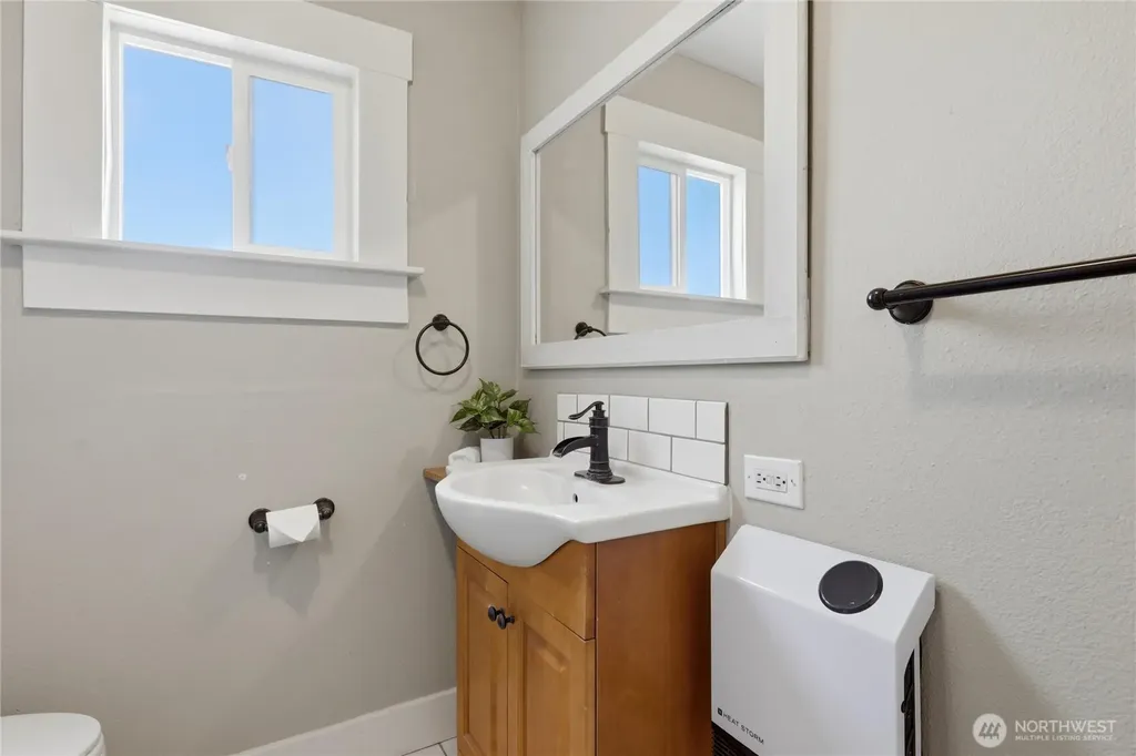 337 Loves Avenue Woodland WA 98674