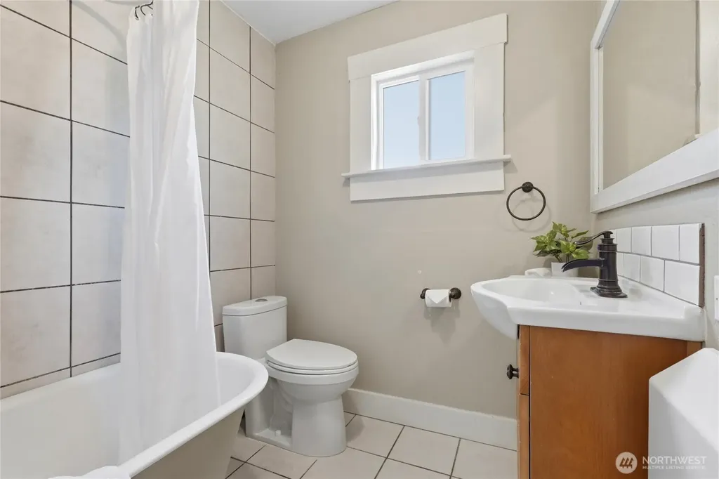337 Loves Avenue Woodland WA 98674