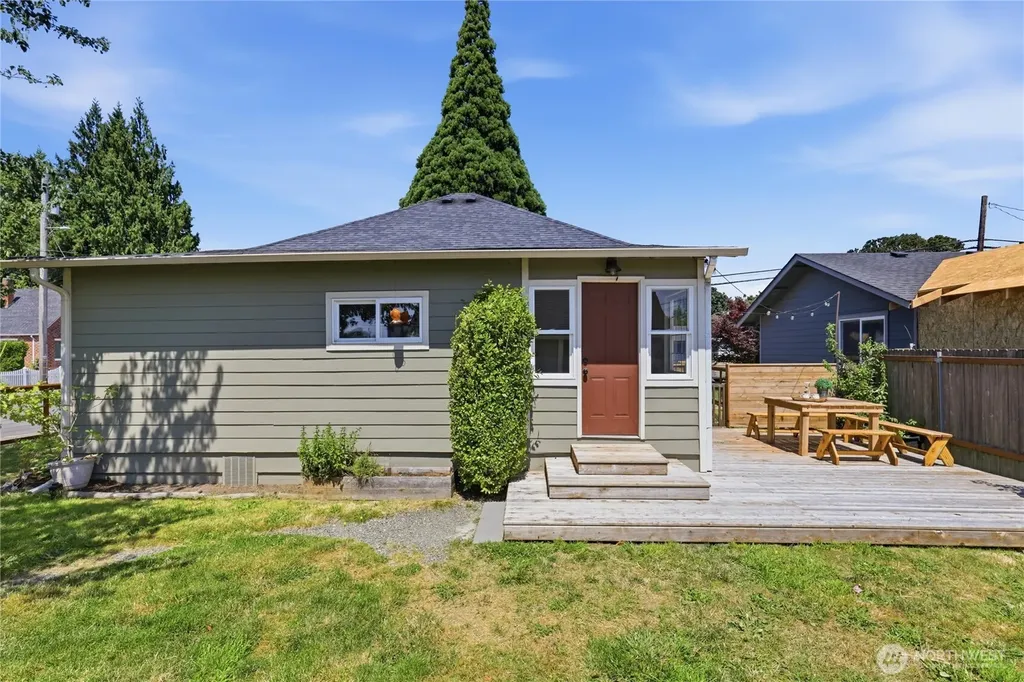 337 Loves Avenue Woodland WA 98674