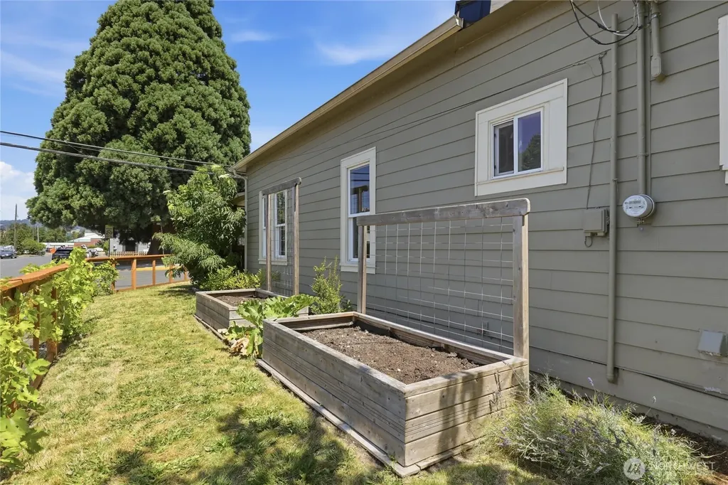 337 Loves Avenue Woodland WA 98674