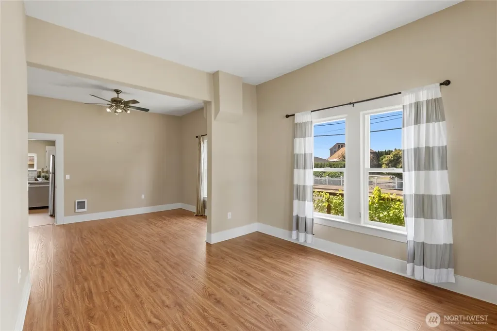 337 Loves Avenue Woodland WA 98674