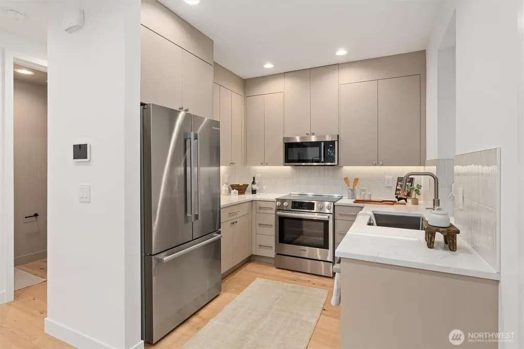 4047 44th Avenue SW Seattle WA 98116