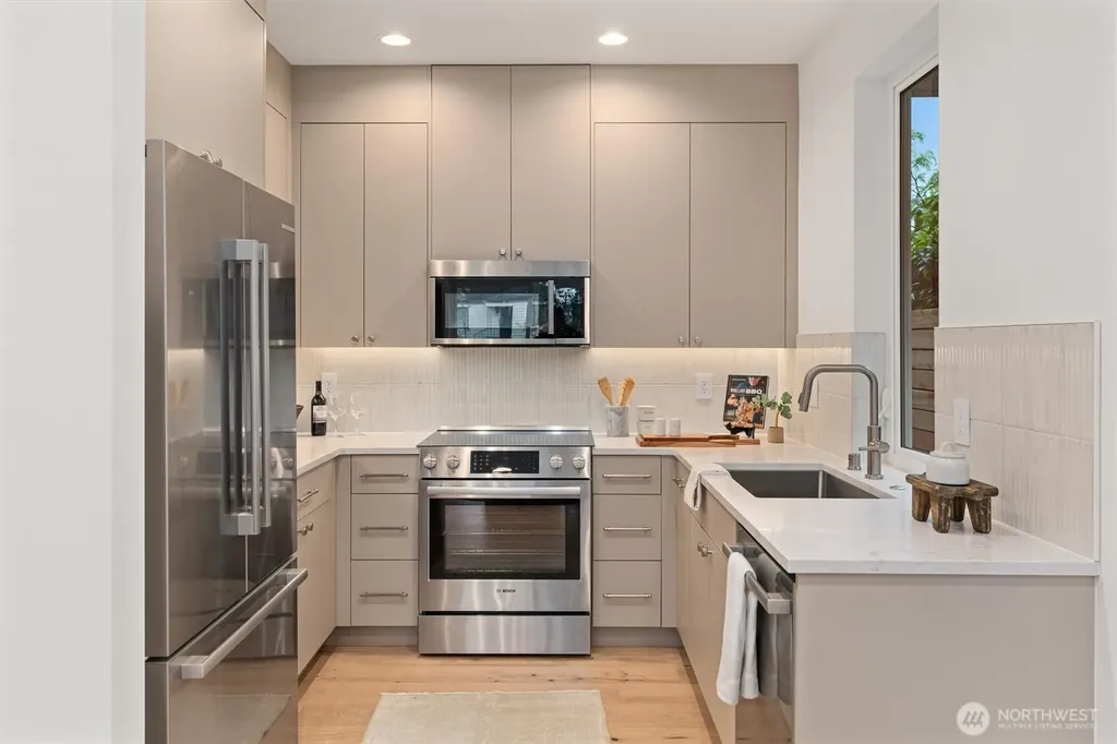 4047 44th Avenue SW Seattle WA 98116