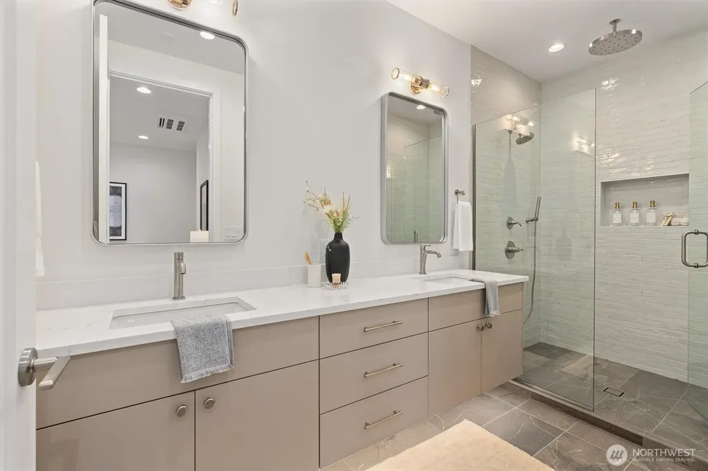 4047 44th Avenue SW Seattle WA 98116