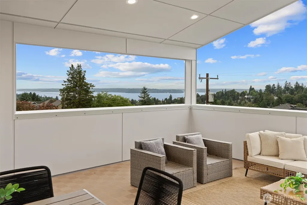 4047 44th Avenue SW Seattle WA 98116