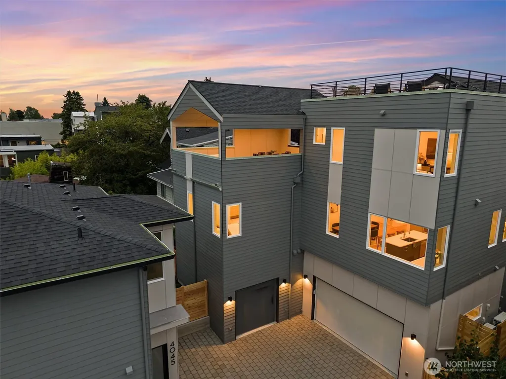 4047 44th Avenue SW Seattle WA 98116