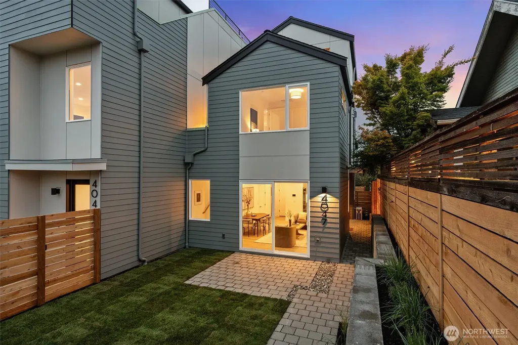4047 44th Avenue SW Seattle WA 98116