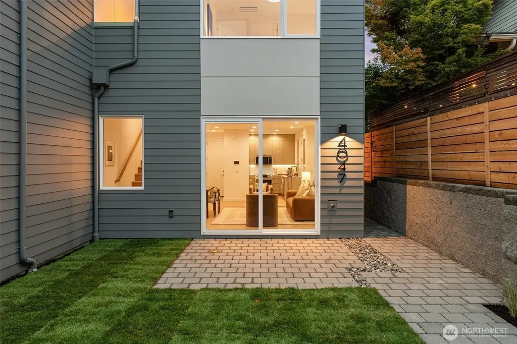4047 44th Avenue SW Seattle WA 98116