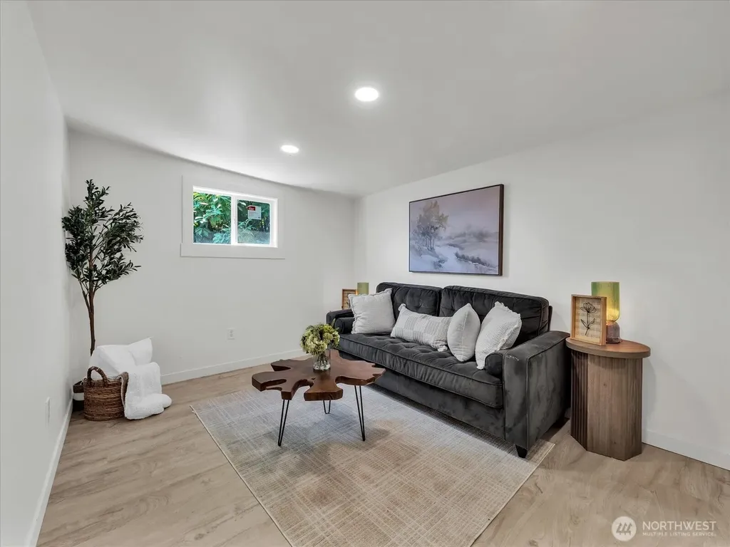 4815 S 184th Street Seatac WA 98188
