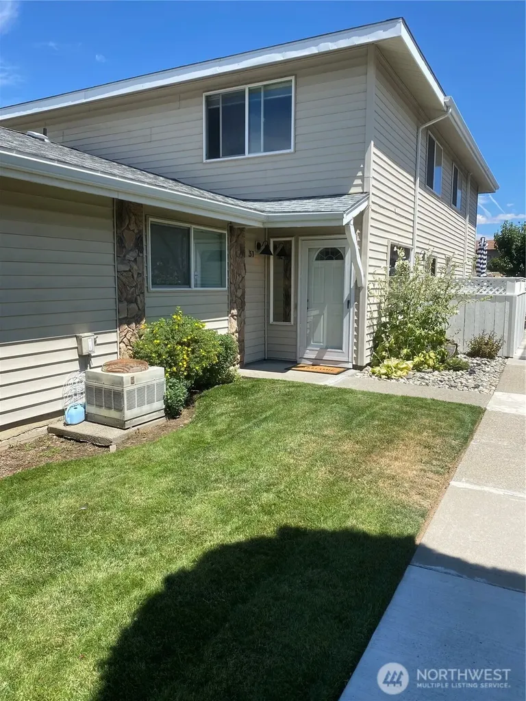 100 Simon East Wenatchee WA 98802