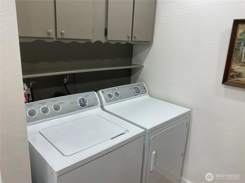 100 Simon East Wenatchee WA 98802