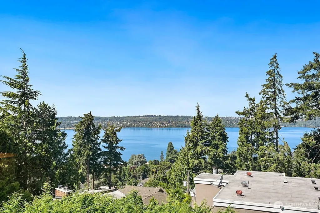 3021 70th Avenue SE Mercer Island WA 98040