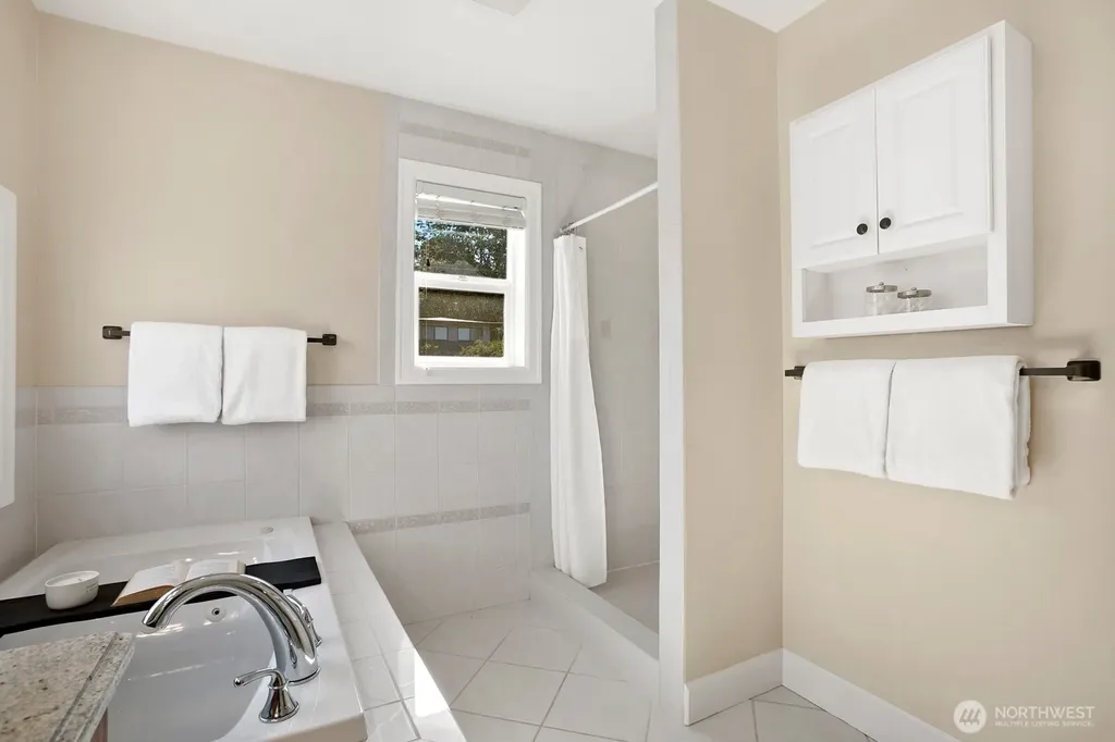 3021 70th Avenue SE Mercer Island WA 98040