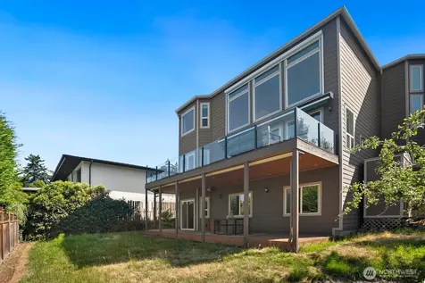 3021 70th Avenue SE Mercer Island WA 98040