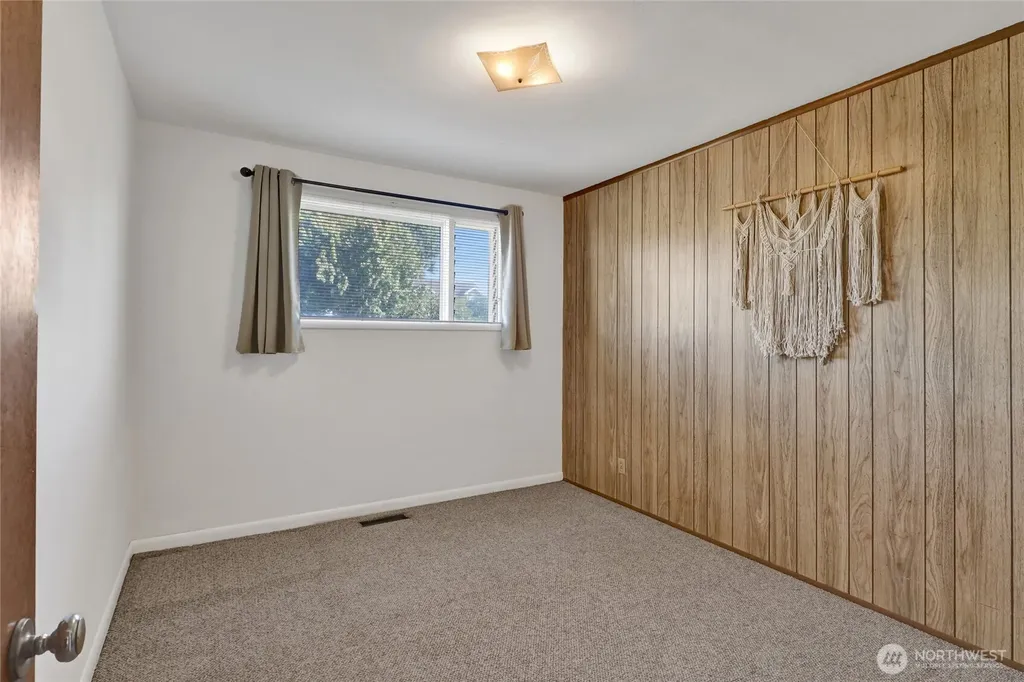 502 E Grover Street Lynden WA 98264
