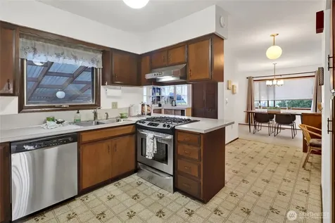 502 E Grover Street Lynden WA 98264