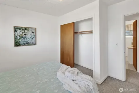502 E Grover Street Lynden WA 98264