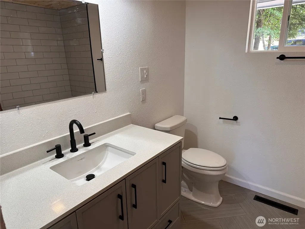 3219 Halverson Avenue Bremerton WA 98310