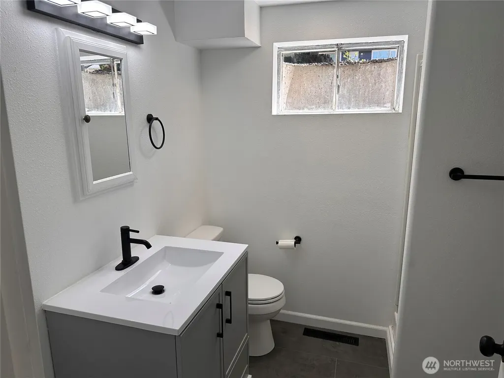 3219 Halverson Avenue Bremerton WA 98310
