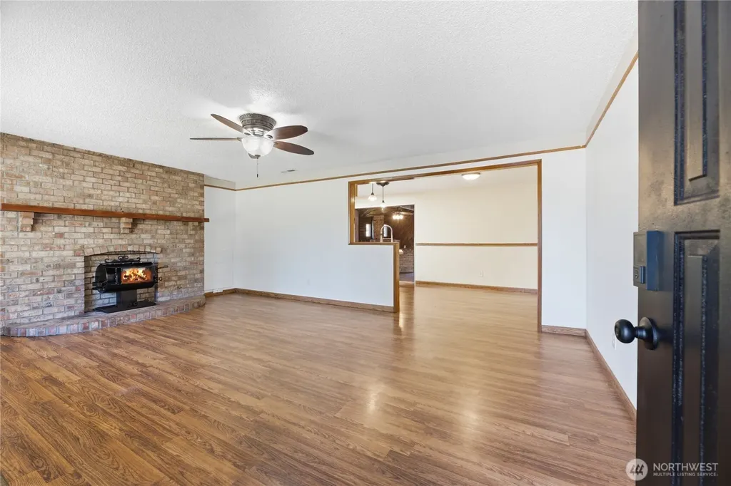 506 Calistoga Street W Orting WA 98360