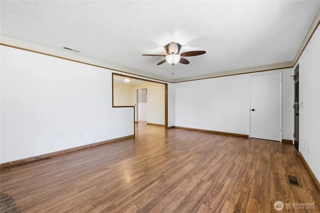 506 Calistoga Street W Orting WA 98360