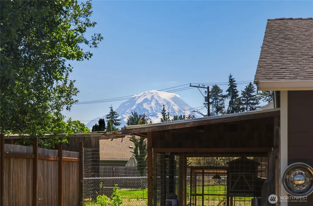 506 Calistoga Street W Orting WA 98360