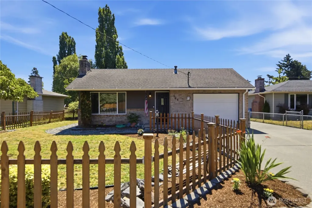 506 Calistoga Street W Orting WA 98360