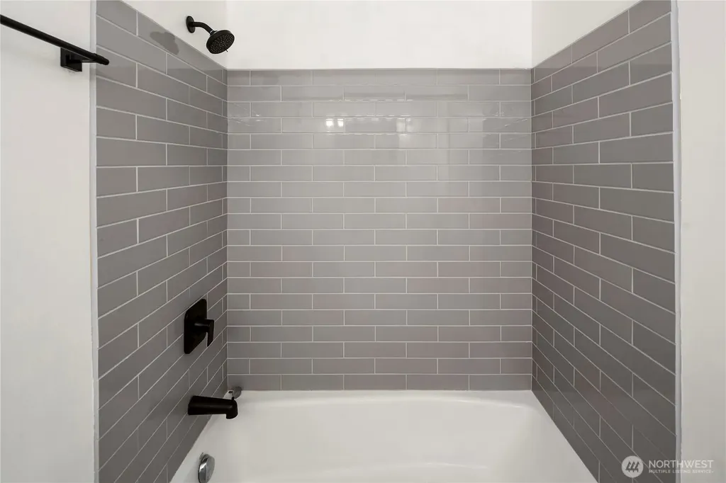 3816 11th Avenue W Seattle WA 98119