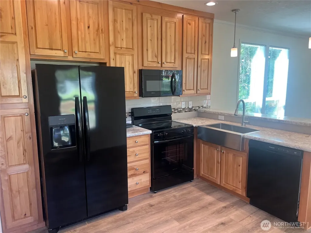 3371 SE Bielmeier Road Port Orchard WA 98367