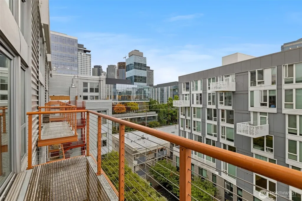 401 9th Avenue N Seattle WA 98109