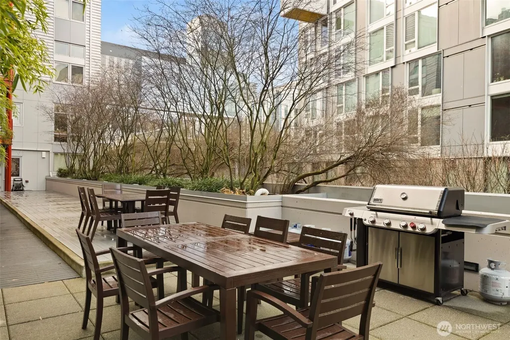 401 9th Avenue N Seattle WA 98109
