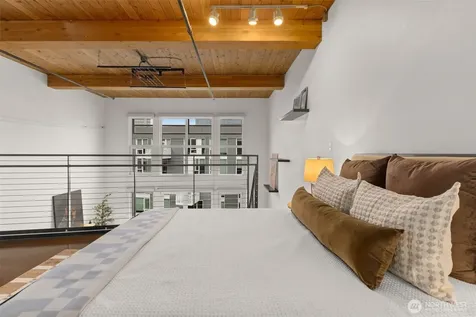 401 9th Avenue N Seattle WA 98109