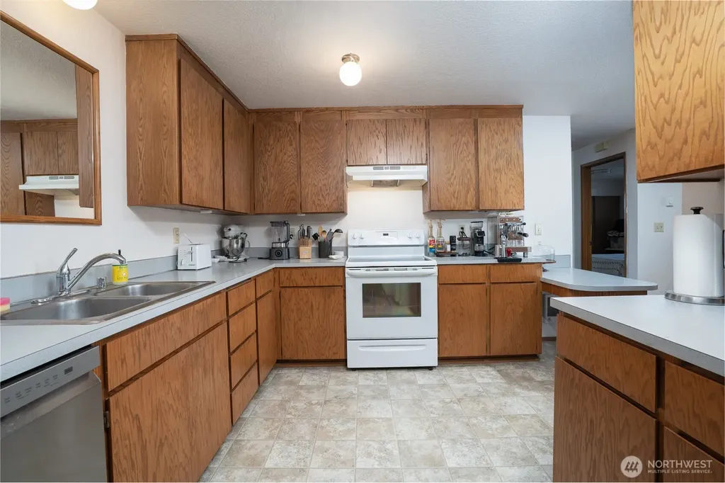 1408 103rd Street E Tacoma WA 98445