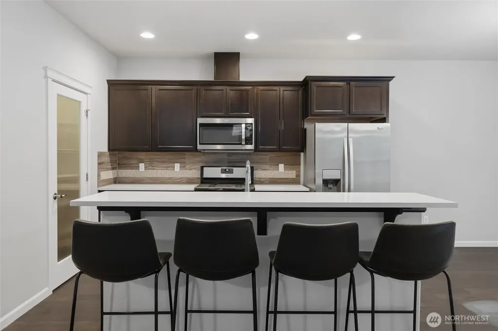 3890 Portside Drive Bremerton WA 98312