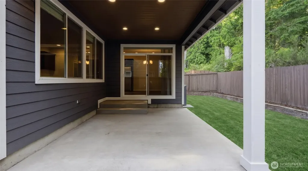 3890 Portside Drive Bremerton WA 98312