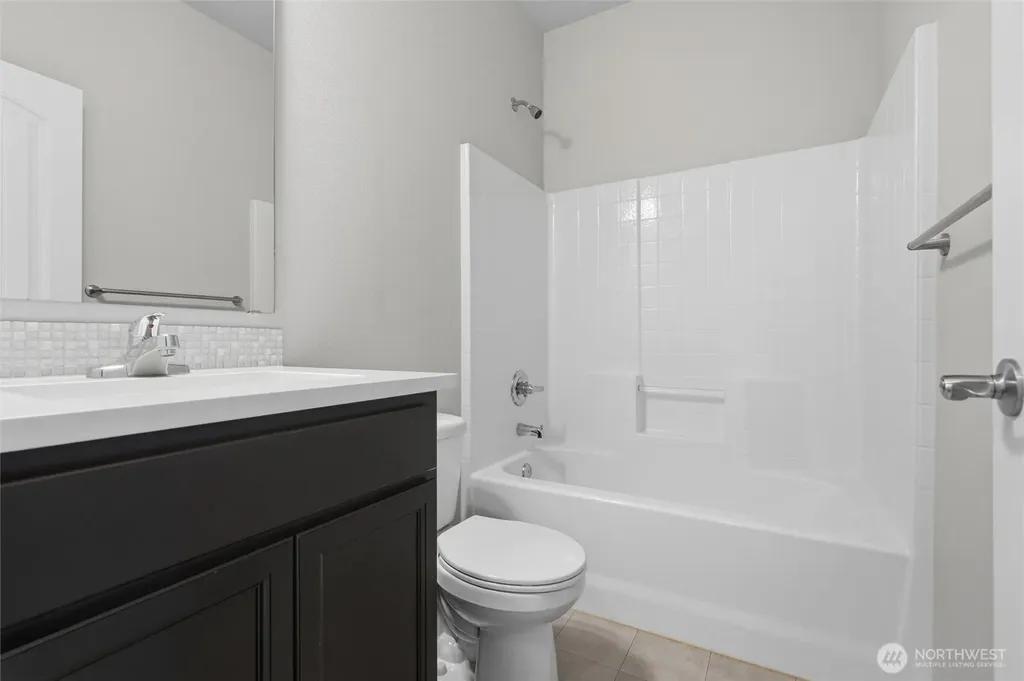 3890 Portside Drive Bremerton WA 98312
