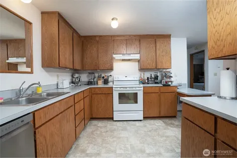 1404 103rd Street E Tacoma WA 98445