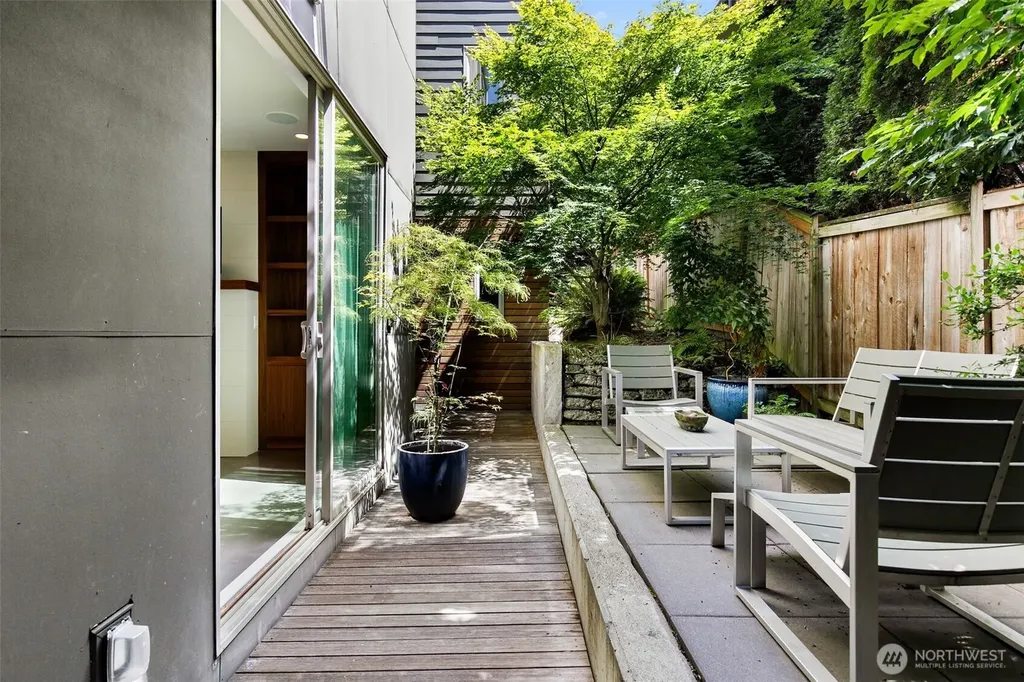 728 Boylston Avenue E Seattle WA 98102